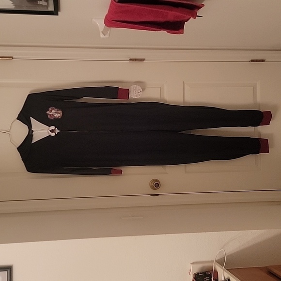 Official Harry Potter Gryffindor Onesie Pajama, Size XS, NWT! - Picture 2 of 12